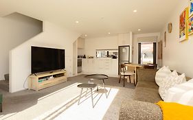 Modern 2 Bedroom By Hagley Park